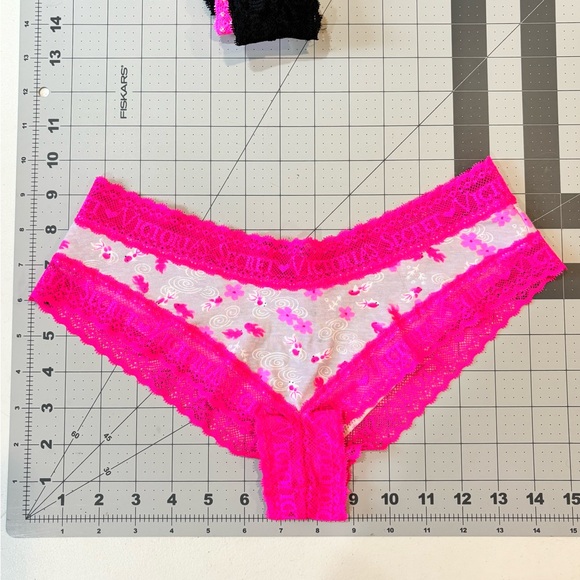 NWOT Victoria Secret Cheeky Hipster Low rise set of 4 Size M - Picture 7 of 10